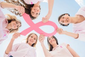 menopausa indotta donne in rosa