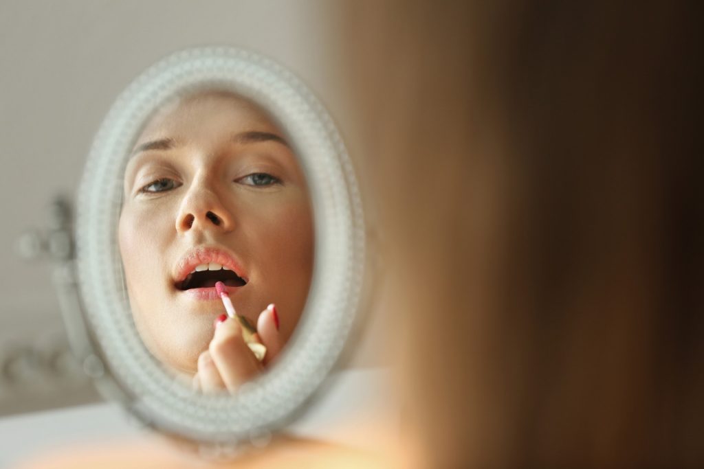 Makeup dopo i 45: ecco come nascondere i segni del tempo