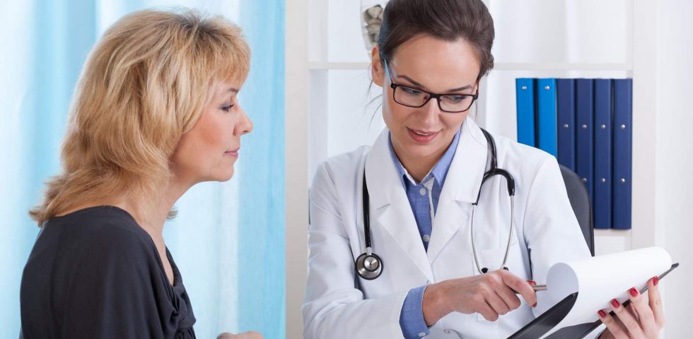 donna pianifica i controlli medici da fare