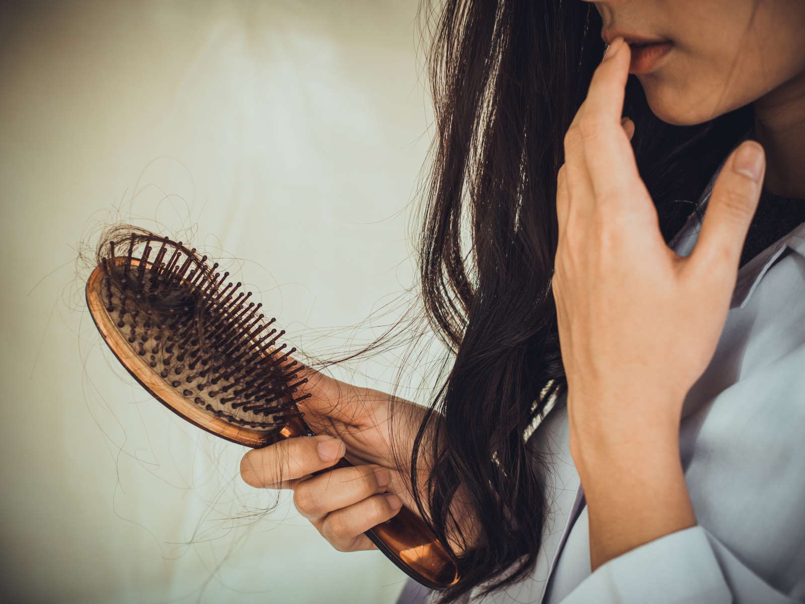 caduta capelli carenza vitamine